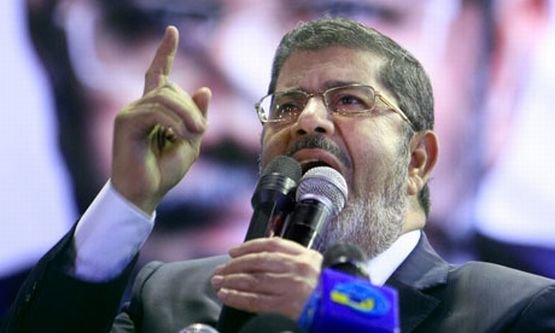 &quot;Voi ştiţi cine sunt eu?&quot;. Mohamed Morsi a sfidat tribunalul care-i poate aduce pedeapsa cu moartea