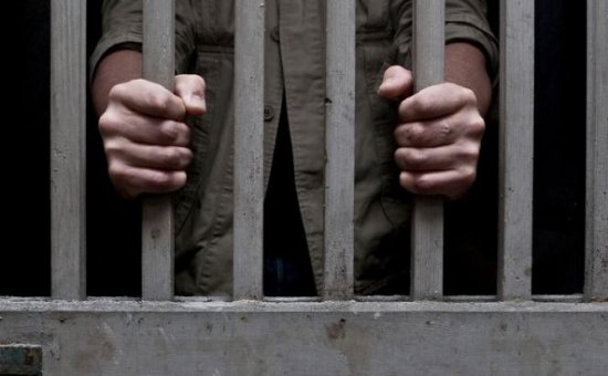 Avocat reţinut după ce a cerut 12.000 de euro de la o persoană arestată pentru trafic de droguri