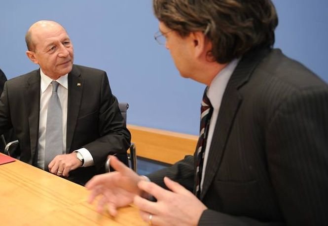 Băsescu, jurnaliştilor: Am fost căpitan, în viaţa mea politică a fost lipsă de diplomaţie