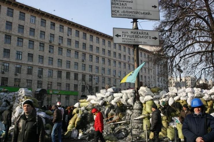 UPDATE: Opoziţia din Ucraina avertizează că ARMATA VA INTERVENI ÎN FORŢĂ