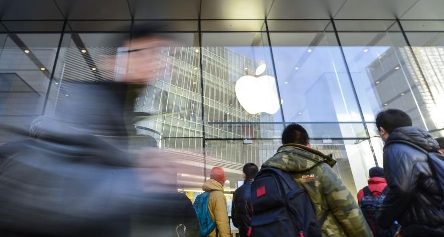 Apple ar putea plăti daune de 840 MILIOANE de dolari