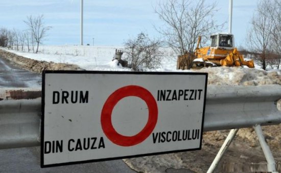 Atenţie, şoferi! Circulaţie închisă temporar pe tronsoane din patru drumuri naţionale din Botoşani şi Constanţa