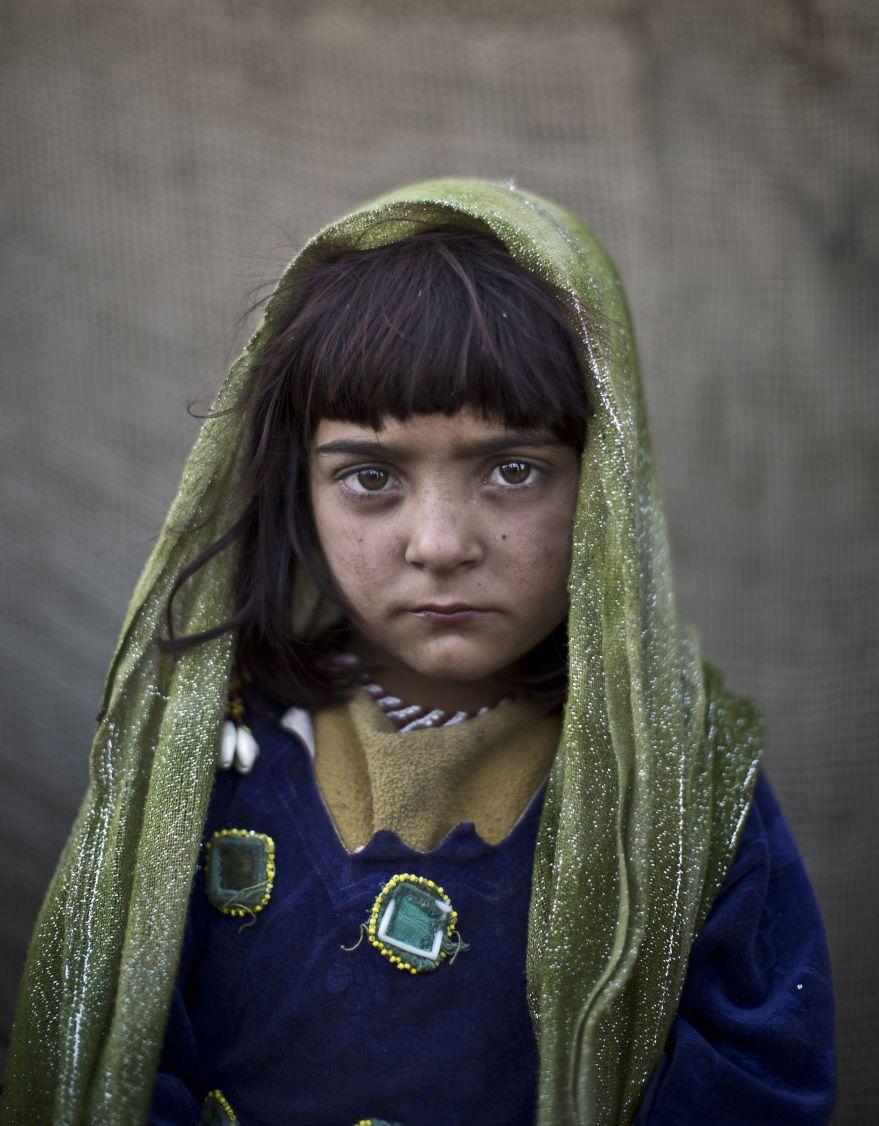 Ei sunt COPIII RĂZBOIULUI! Situaţia refugiaţilor afgani este tot mai îngrijorătoare 245680