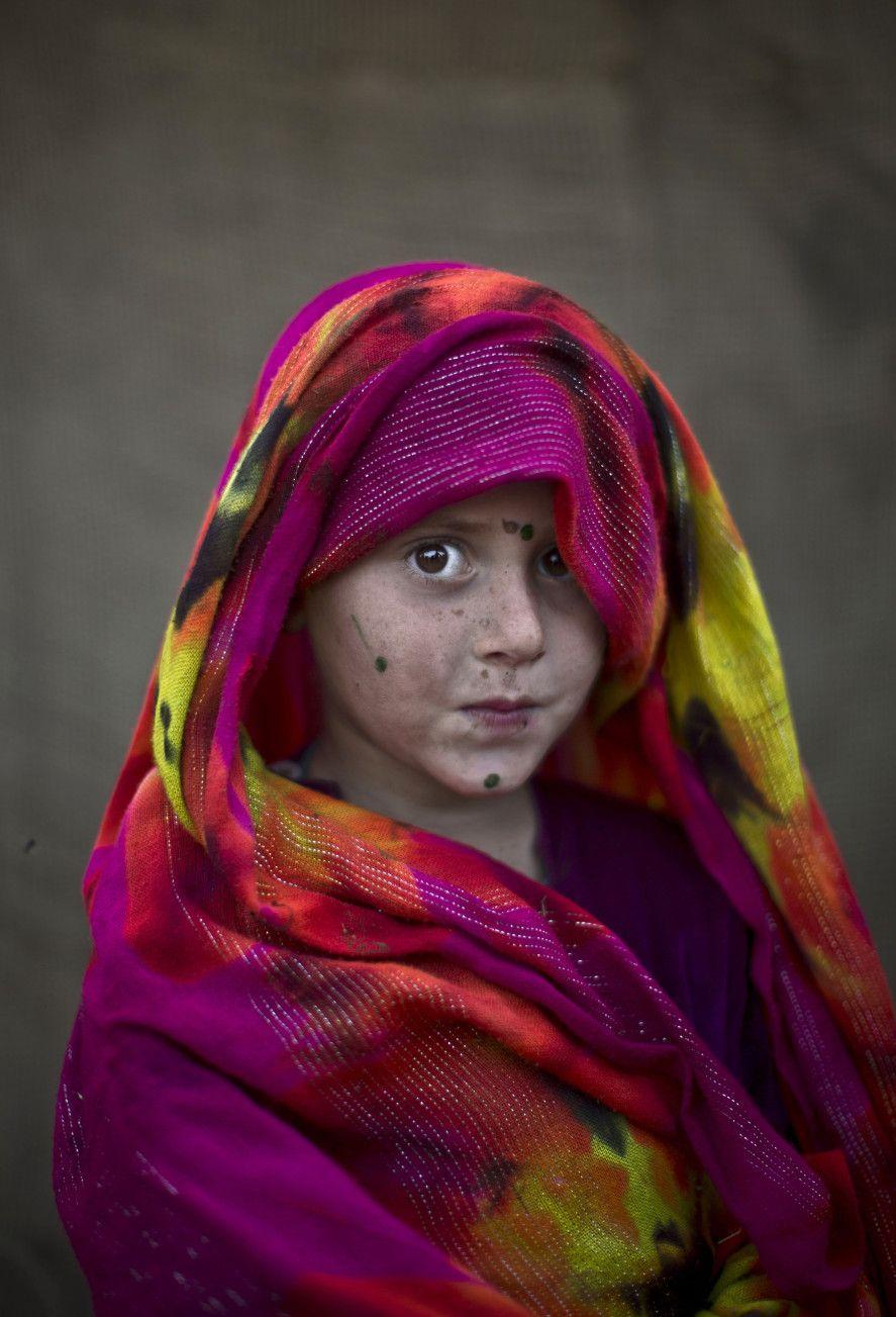 Ei sunt COPIII RĂZBOIULUI! Situaţia refugiaţilor afgani este tot mai îngrijorătoare 245684