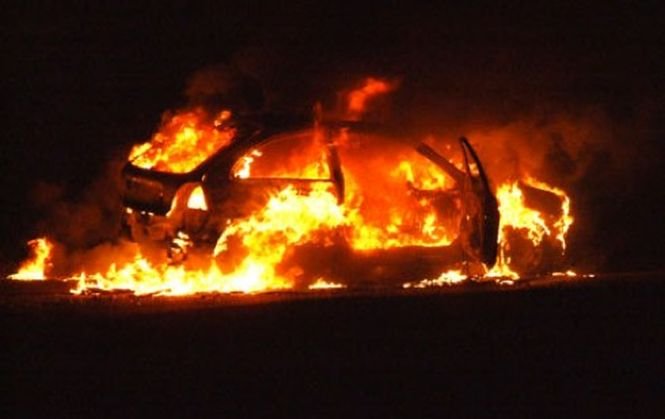 Maşina unui şef PDL, incendiată cu un cocktail Molotov. &quot;Totul pleacă de la politică&quot;