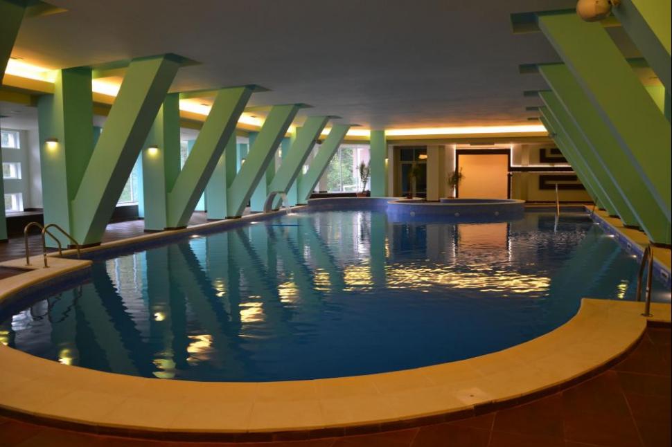 (P) Complexul Hotelier Ciucaş – o oază de sănătate şi relaxare, oferită de Regio 243762