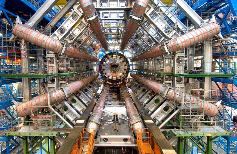 CERN: Tunel uriaş în formă de inel, cu o circumferinţă de 100 kilometri, între Franţa şi Elveţia