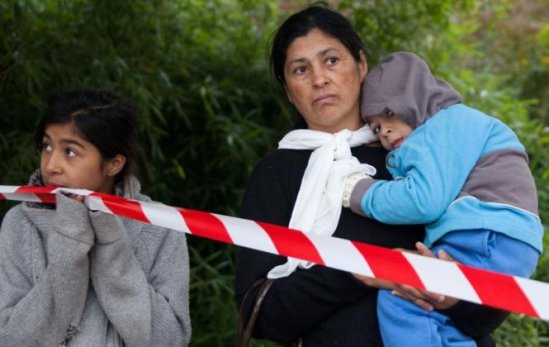 O familie de romi, atacată cu acid în Paris