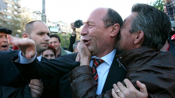România, după ZECE ANI DE SCLAVIE. 2007, anul în care Băsescu a realizat o nouă &quot;premieră&quot;: clasa politică a coalizat ÎMPOTRIVA sa