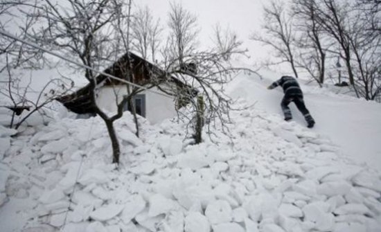 Peste 100.000 de brăileni încă se luptă cu nămeţii, după o săptămână de la ultima ninsoare