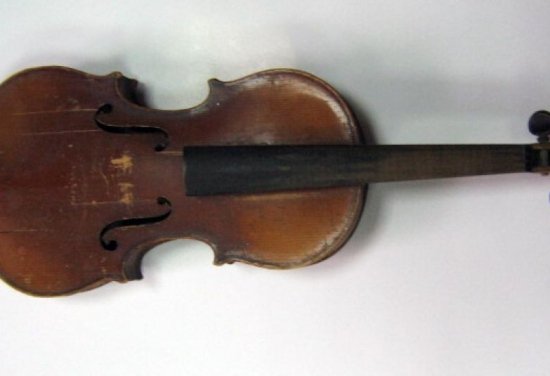 Autorităţile din Wisconsin au pus sub acuzare 2 americani pentru furtul unei viori Stradivarius