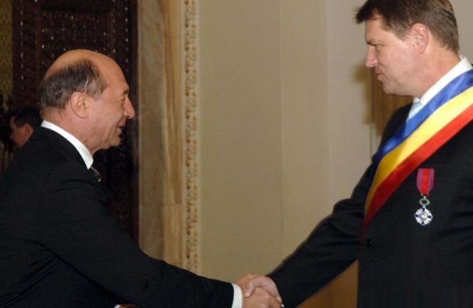 Băsescu: Iohannis, un câştig pentru guvern. Să aibă grijă cum aranjează cu incompatibilitatea