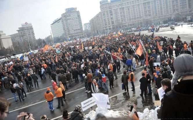 Miting al PDL în Bucureşti: Peste 7.000 de protestatari, printre care lideri ai partidului
