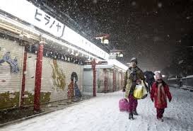 O furtună de zăpadă din Japonia a lăsat în urmă 11 morţi şi 1.250 de răniţi
