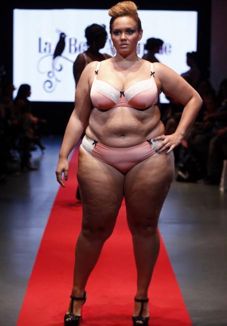 Concursul de frumuseţe care arată o altă faţă a modei. Cum arată manechinele care urcă pe podium 246551