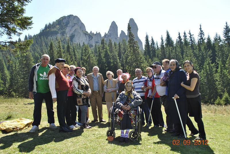 (P) Bătrânii din Suceava beneficiază de un centru reabilitat cu fonduri Regio 244470