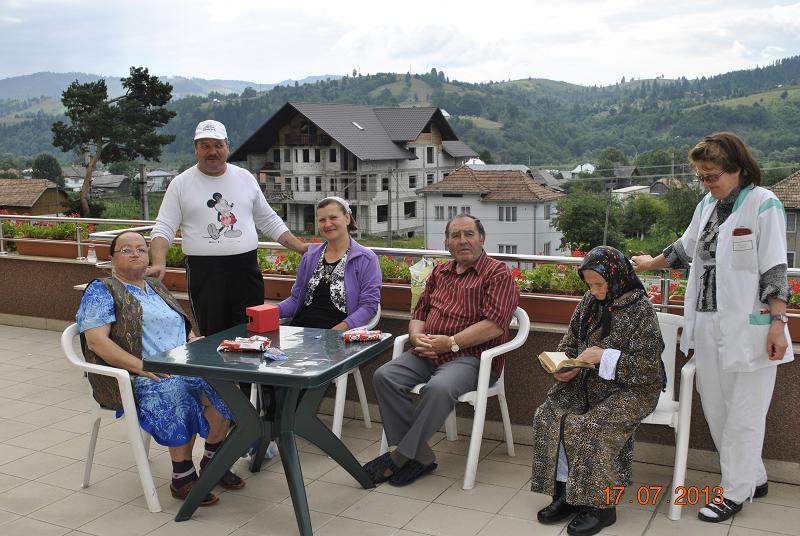 (P) Bătrânii din Suceava beneficiază de un centru reabilitat cu fonduri Regio 244471