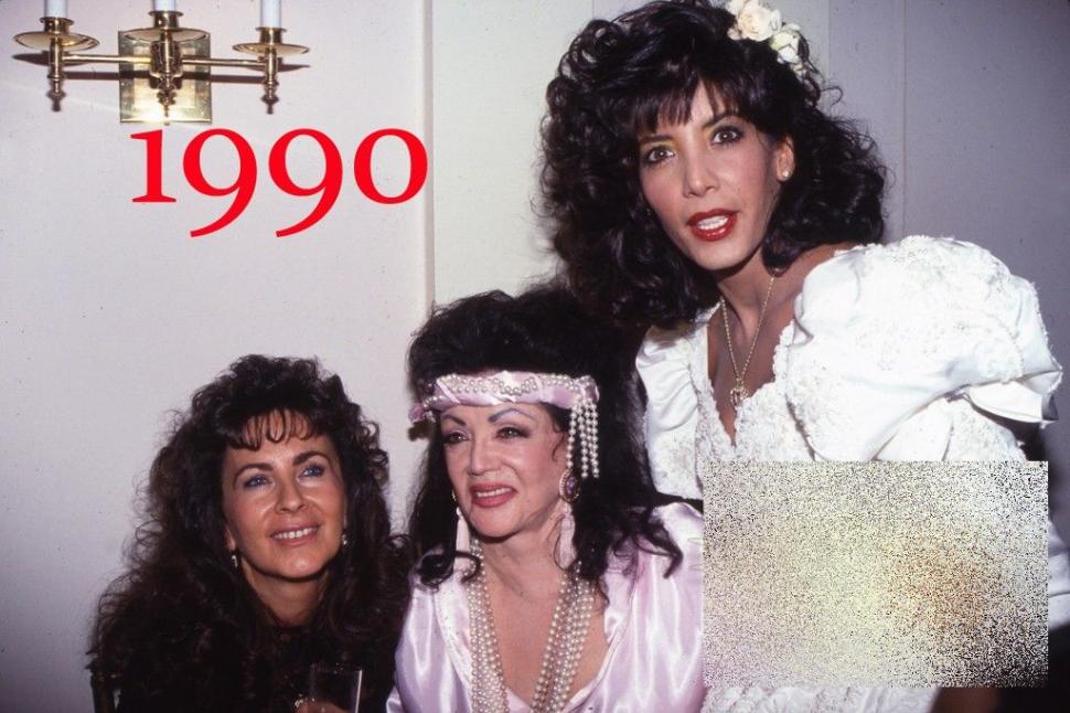 Pur şi simplu îi CADE faţa. Cine este celebra actriţă care şi-a făcut 25 de operaţii estetice într-o ZI 246570