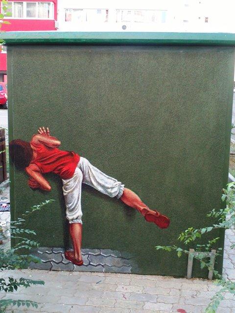 Un ROMÂN schimbă faţa oraşelor. Ghenele devin peste noapte "piscine, biblioteci sau acvarii cu peşti" 246621