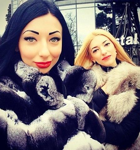 Ea este fiica unui IMPORTANT politician. Iată ce face cu banii TĂTICULUI 246762