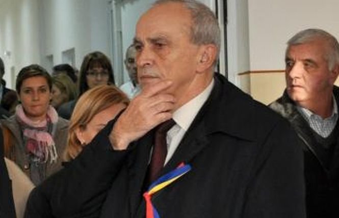 Şeful CJ Prahova, Mircea Cosma, REŢINUT pentru trafic de influenţă, a fost internat în Spitalul Judeţean de Urgenţă Ploieşti