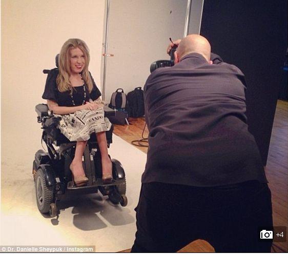 „Am decis să lucrez cu modele de urmat, nu cu modele de podium". Primul manechin în scaun cu rotile de la Săptămâna Modei din New York 247261