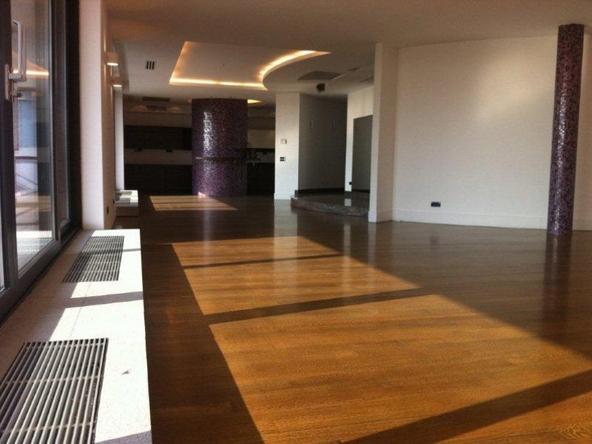 Aşa arată cel mai SCUMP apartament din România. Costă 2 MILIOANE de euro şi are şase camere 247174