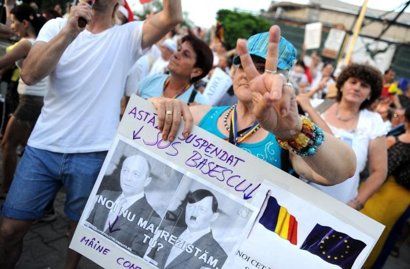 România, după ZECE ANI DE SCLAVIE. 2012, anul în care democraţia a murit