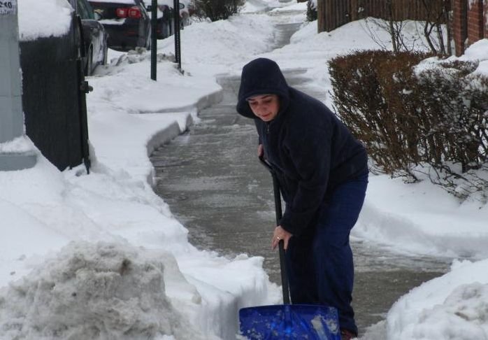 Cel puţin 25 de persoane au murit în urma furtunilor de zăpadă din estul SUA