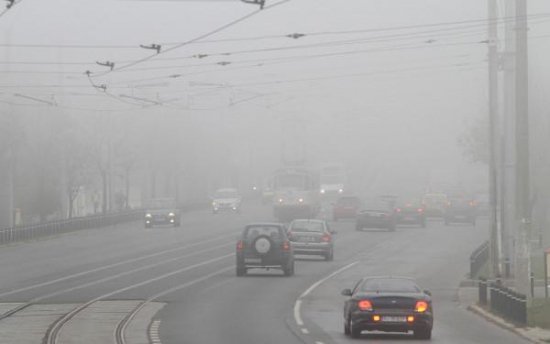 Cod Galben de ceață pe arii extinse în 11 județe din Oltenia și Moldova