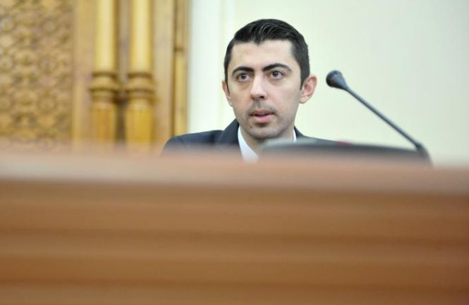 Cererea de încuviinţare a arestării preventive a deputatului Vlad Cosma, respinsă de comisia juridică a Camerei Deputaţilor