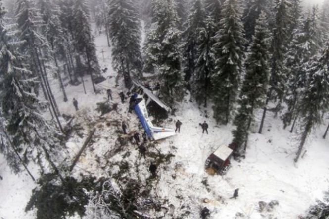 Experţii fac noi măsurători în Apuseni, unde s-a prăbuşit avionul pilotat de Adrian Iovan