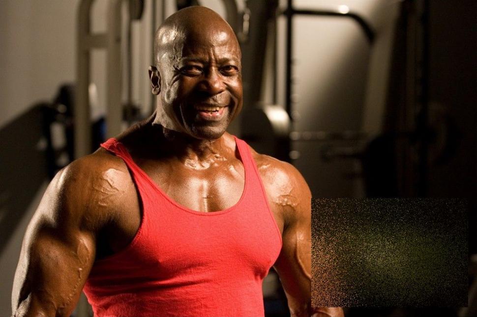 Cum arată acest bărbat la 77 de ani. De la spate zici că are 20. Care este secretul lui 247768