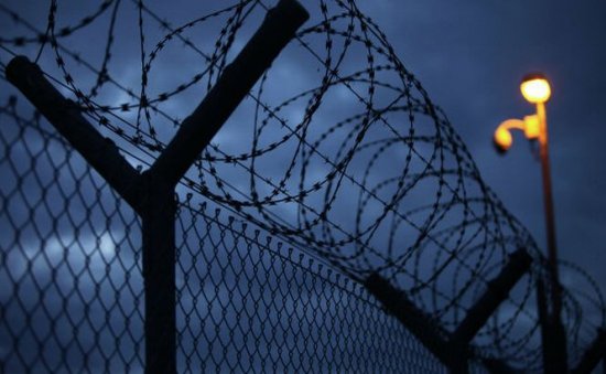 Un român a pus pe jar autorităţile spaniole. A scăpat din închisoare, după ce a sărit gardul