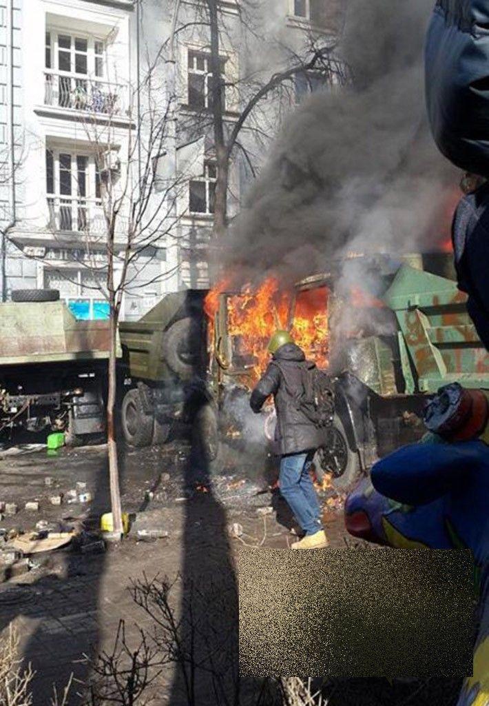 "Dumnezeule, ai milă de sufletele lor!" Imagini CUTREMURĂTOARE postate de protestatarii din Ucraina 247996