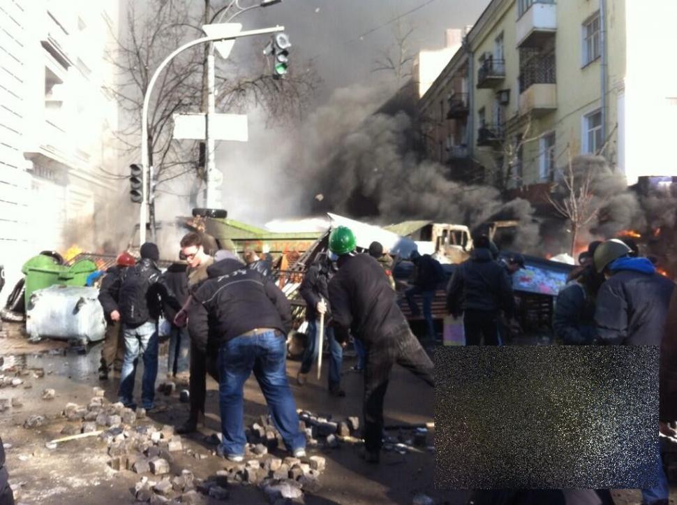 "Dumnezeule, ai milă de sufletele lor!" Imagini CUTREMURĂTOARE postate de protestatarii din Ucraina 248002