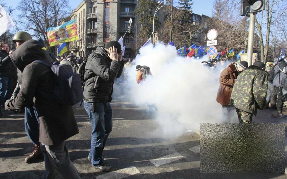 "Dumnezeule, ai milă de sufletele lor!" Imagini CUTREMURĂTOARE postate de protestatarii din Ucraina 248003