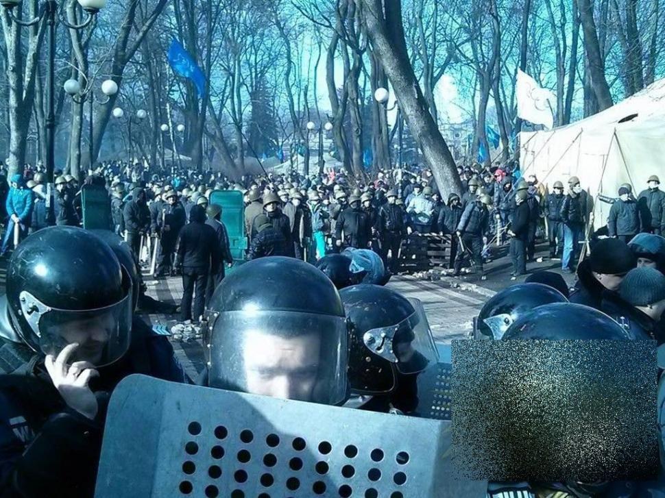 "Dumnezeule, ai milă de sufletele lor!" Imagini CUTREMURĂTOARE postate de protestatarii din Ucraina 248004