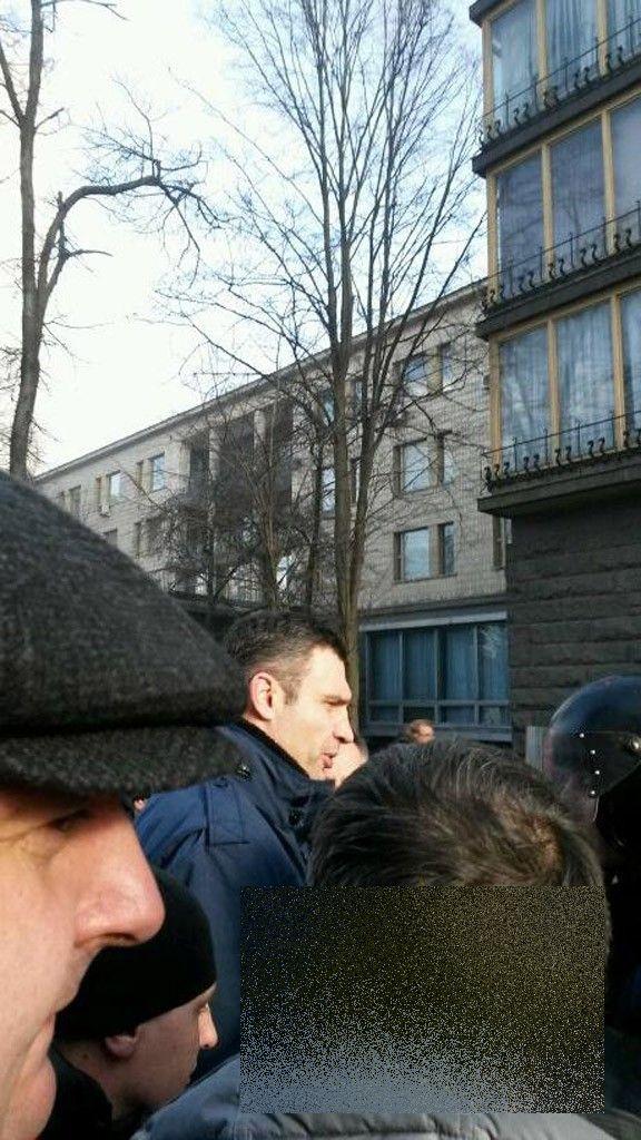 "Dumnezeule, ai milă de sufletele lor!" Imagini CUTREMURĂTOARE postate de protestatarii din Ucraina 248008