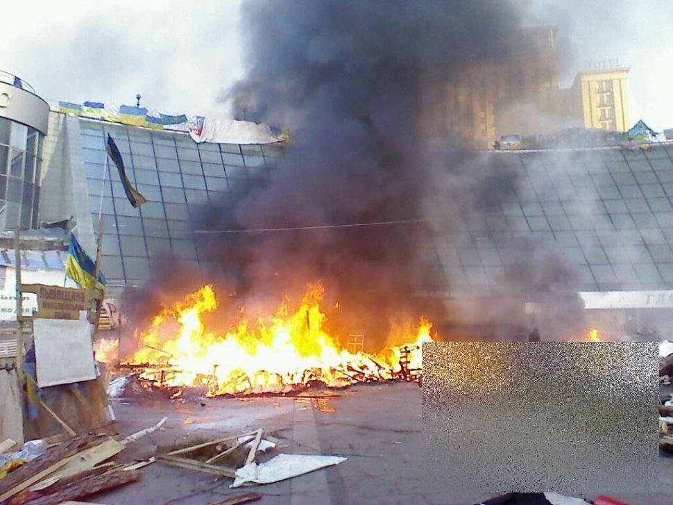 "Dumnezeule, ai milă de sufletele lor!" Imagini CUTREMURĂTOARE postate de protestatarii din Ucraina 248010