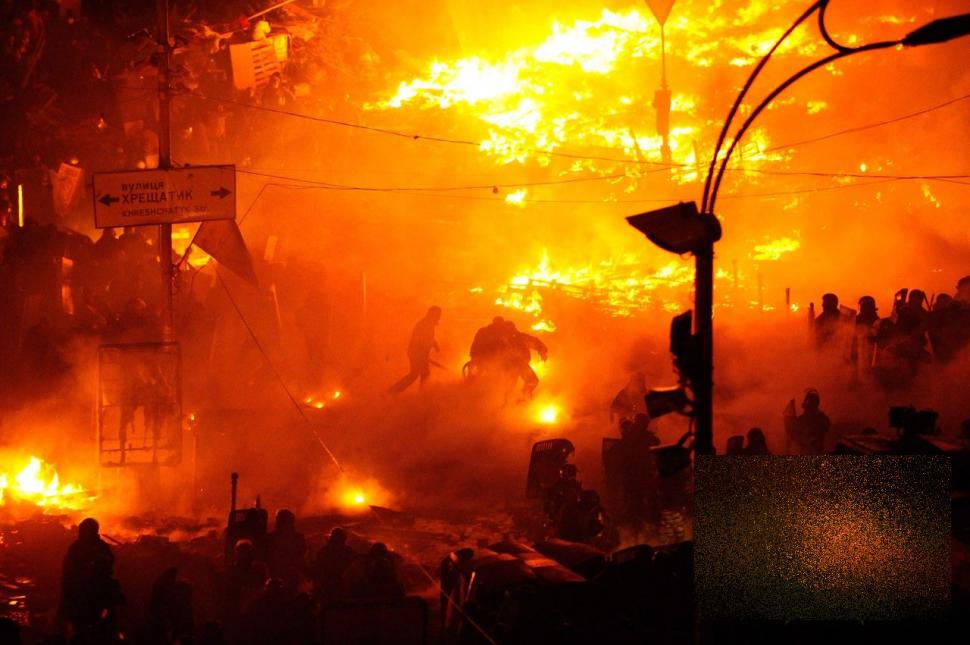 "Dumnezeule, ai milă de sufletele lor!" Imagini CUTREMURĂTOARE postate de protestatarii din Ucraina 248018