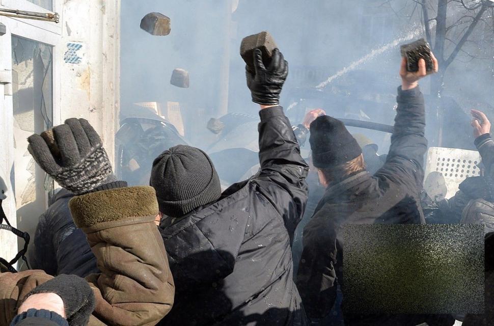 "Dumnezeule, ai milă de sufletele lor!" Imagini CUTREMURĂTOARE postate de protestatarii din Ucraina 248022