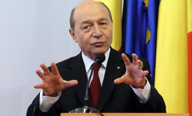 Dezvăluirile făcute de ASF. Iată ce salarii uriaşe au câştigat apropiaţii preşedintelui Băsescu