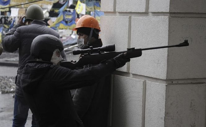 Kievul se apropie de Legea Marţială. Forţele de Securitate au fost autorizate să folosească armele de foc