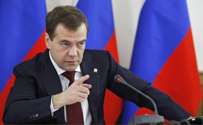 Medvedev l-a sfătuit pe Ianukovici să nu se mai poarte ca o &quot;CÂRPĂ&quot;