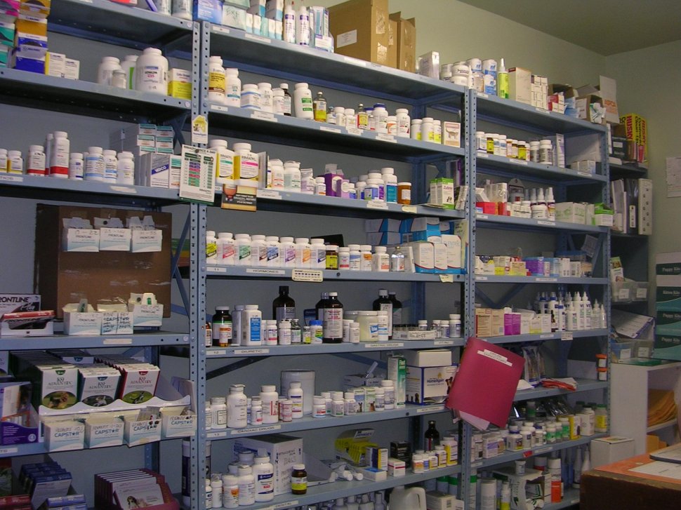 Românii iau medicamente ca pe bomboane. Doar în 2013 s-au cumpărat pastile în valoare de 12 MILIARDE de lei