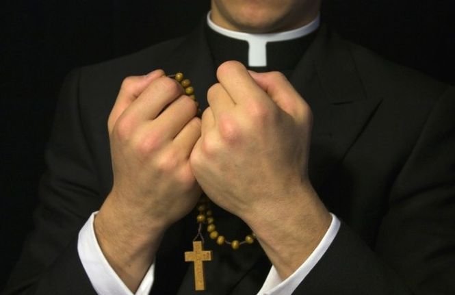 Un episcop bulgar, demis după ce a participat la o orgie sexuală