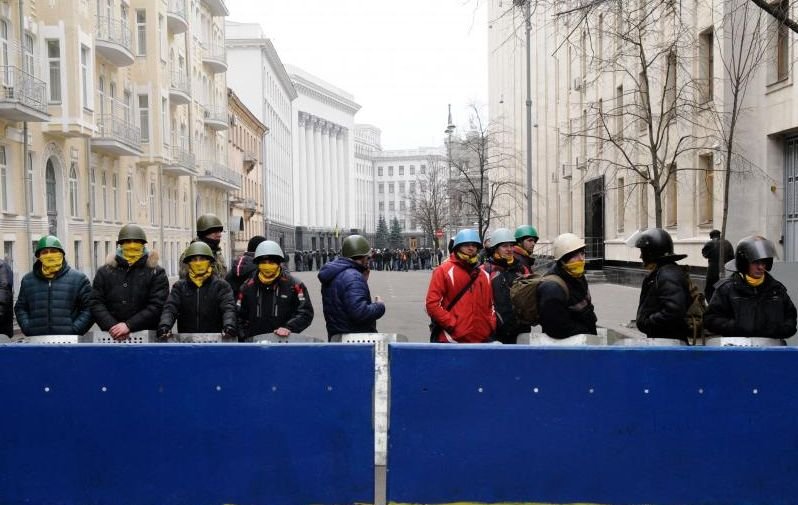 BBC: Protestatarii ucraineni AU PRELUAT CONTROLUL SEDIULUI ADMINISTRAŢIEI PREZIDENŢIALE