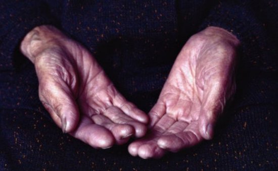 Peste 4.600 de pensionari din Mehedinţi s-au ales cu poprire pe pensie din cauza ratelor neplătite la timp