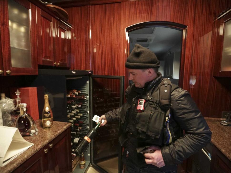 Camerele lui Napoleon Bonaparte erau simple "jucării". LUXUL şi OPULENŢA din casele oamenilor lui Ianokovici 248908